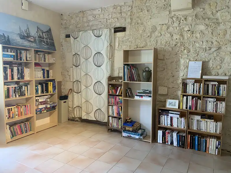 Bibliothèque et ludothèque des locations de vacances au Clos des Séguineries